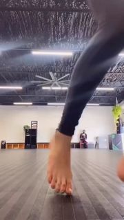 Taynara Melo feet photo thumbnail