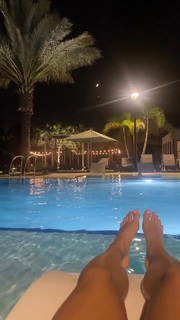 Taynara Melo feet photo thumbnail
