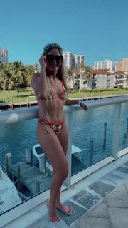 Taynara Melo feet photo thumbnail