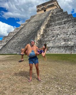 Taynara Melo feet photo thumbnail