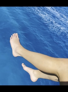 Taynara Melo feet photo thumbnail
