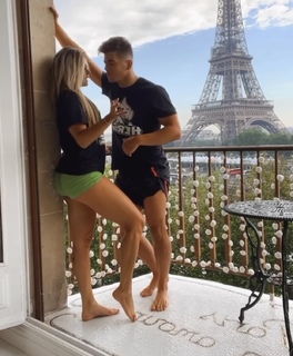 Taynara Melo feet photo thumbnail