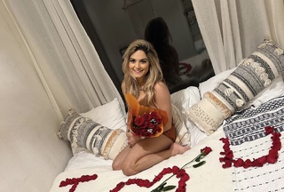 Taynara Melo feet photo thumbnail
