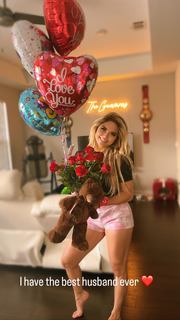 Taynara Melo feet photo thumbnail