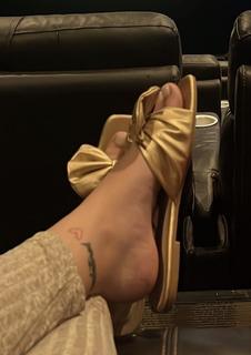 Taynara Melo feet photo thumbnail