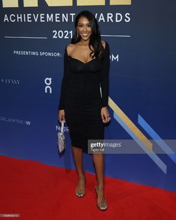 Tayshia Adams feet photo 4