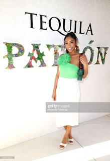 Tayshia Adams feet photo 9