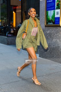 Tayshia Adams feet photo 2