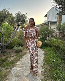 Tayshia Adams feet photo 4
