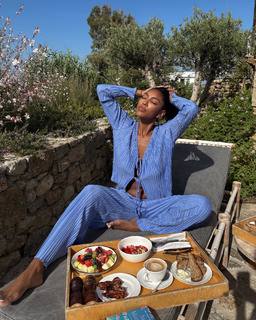 Tayshia Adams feet photo 2