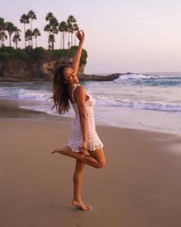 Tayshia Adams feet photo 3