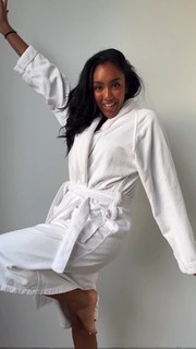 Tayshia Adams feet photo 1