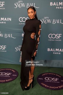 Tayshia Adams feet photo 8