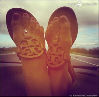 Taís Araújo feet photo 20