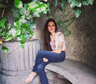 Teal Swan feet photo 7