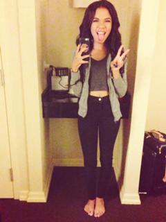 Teala Dunn feet photo thumbnail