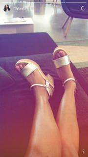 Teala Dunn feet photo thumbnail