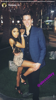 Teala Dunn feet photo thumbnail