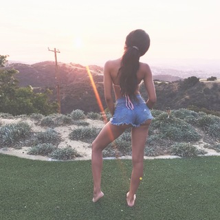 Teala Dunn feet photo thumbnail