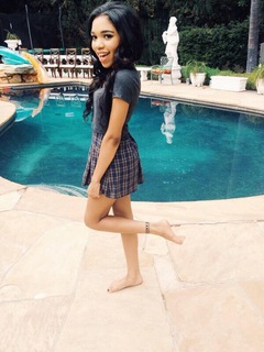 Teala Dunn feet photo thumbnail