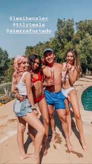 Teala Dunn feet photo thumbnail