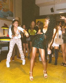 Teala Dunn feet photo thumbnail