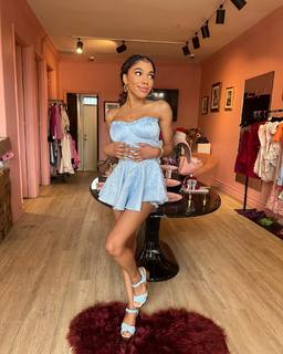 Teala Dunn feet photo thumbnail