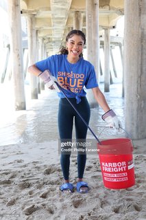 Teala Dunn feet photo thumbnail