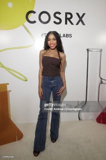 Teala Dunn feet photo thumbnail