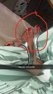Teala Dunn feet photo thumbnail