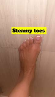 Teala Dunn feet photo thumbnail