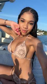 Teala Dunn feet photo thumbnail