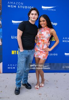 Teala Dunn feet photo thumbnail