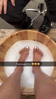Teala Dunn feet photo thumbnail