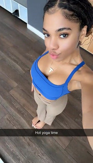 Teala Dunn feet photo thumbnail