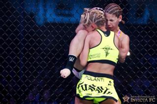 Tecia Torres feet photo 14