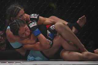 Tecia Torres feet photo 3