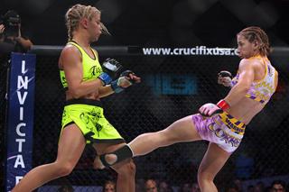 Tecia Torres feet photo 2