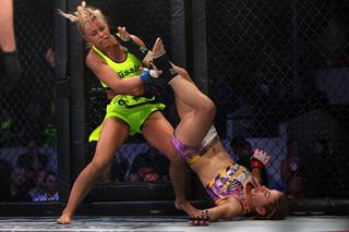 Tecia Torres feet photo 1