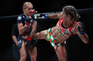 Tecia Torres feet photo 18