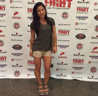 Tecia Torres feet photo 8
