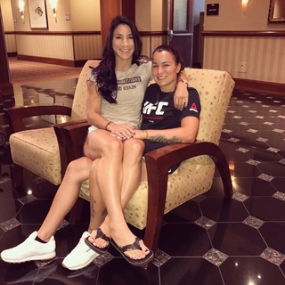 Tecia Torres feet photo 5