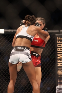 Tecia Torres feet photo 4