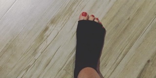 Teddi Mellencamp Arroyave feet photo 4