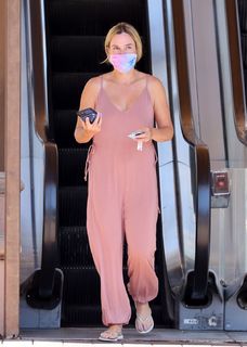 Teddi Mellencamp Arroyave feet photo 4