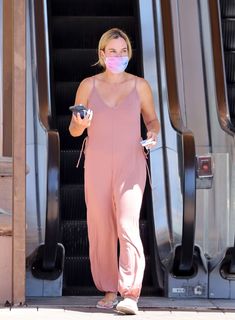 Teddi Mellencamp Arroyave feet photo 3