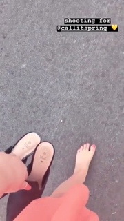 Teilor Grubbs feet photo 4