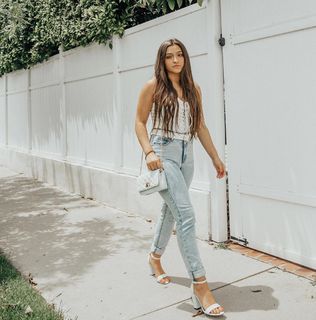 Teilor Grubbs feet photo 15