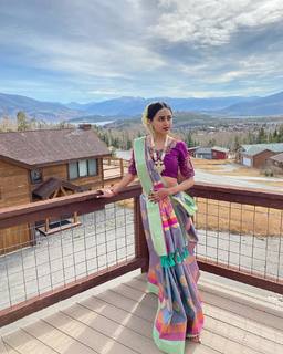 Tejasswi Prakash feet photo thumbnail