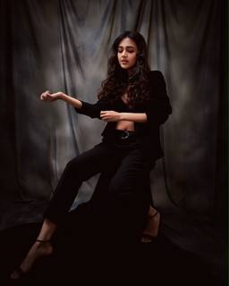 Tejasswi Prakash feet photo thumbnail